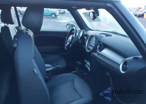 2010 Mini Cooper z USA, uszkodzony, nr VIN WMWMR3C58ATU98557